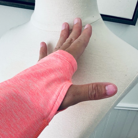 Nike Running Dri-Fit Top - Picture 3 of 3